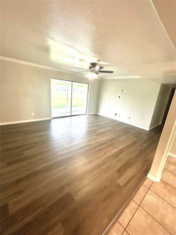 Photo - 409 S Holiday Dr