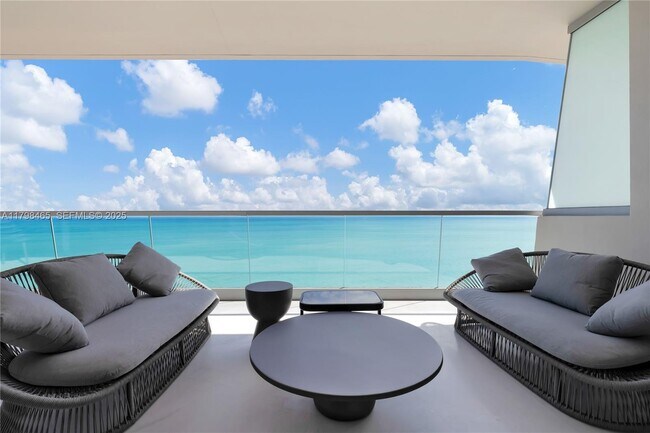 Building Photo - 18501 Collins Ave Unit 2102