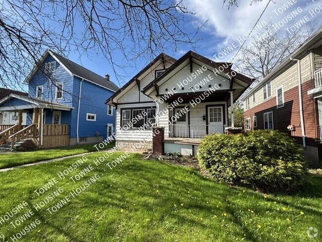 Building Photo - 2418 Whitney Ave Unit 1 Rental