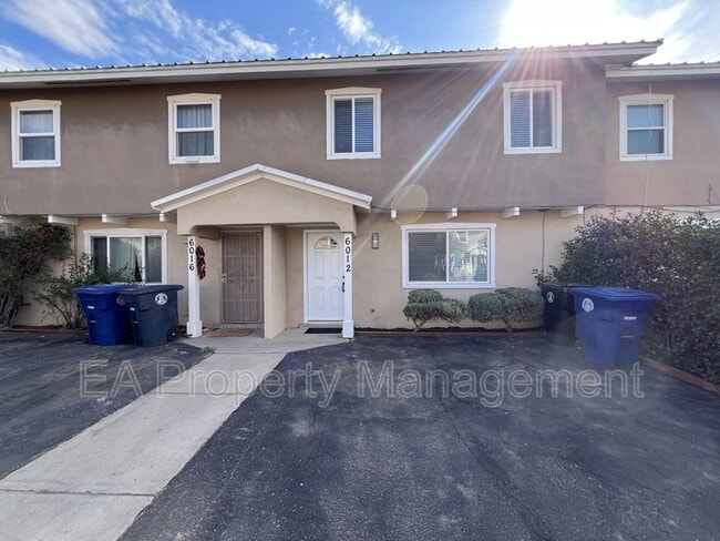 Building Photo - 6012 Calle Nueve NW