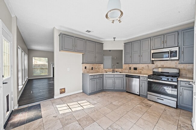 Photo - 11123 Gatesden Dr