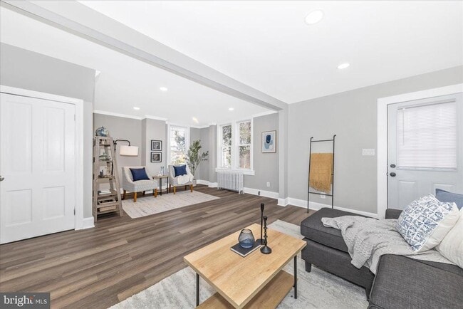 Photo - 2905 Goodwood Rd