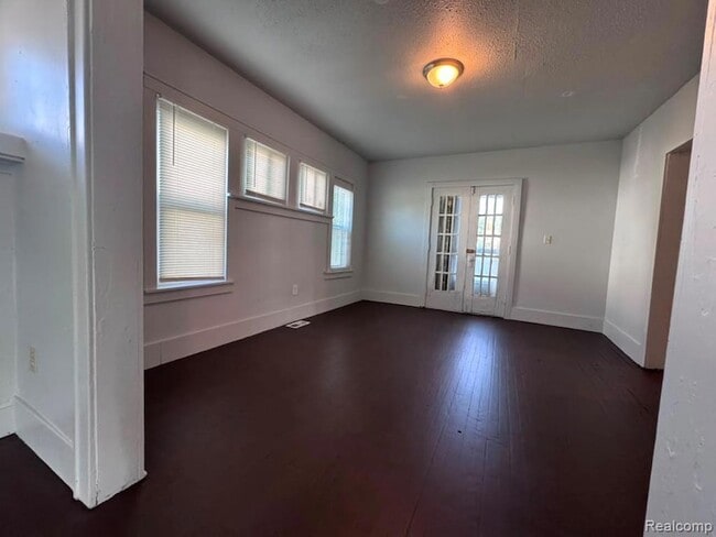 Photo - 2474 Fullerton Ave