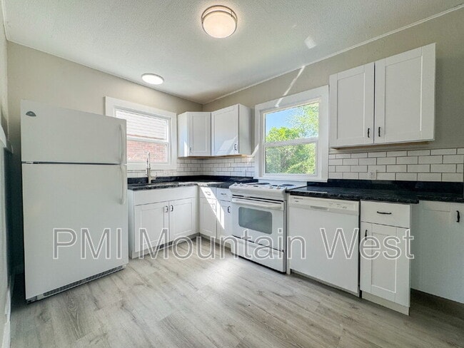 Building Photo - 524 8th St Rental