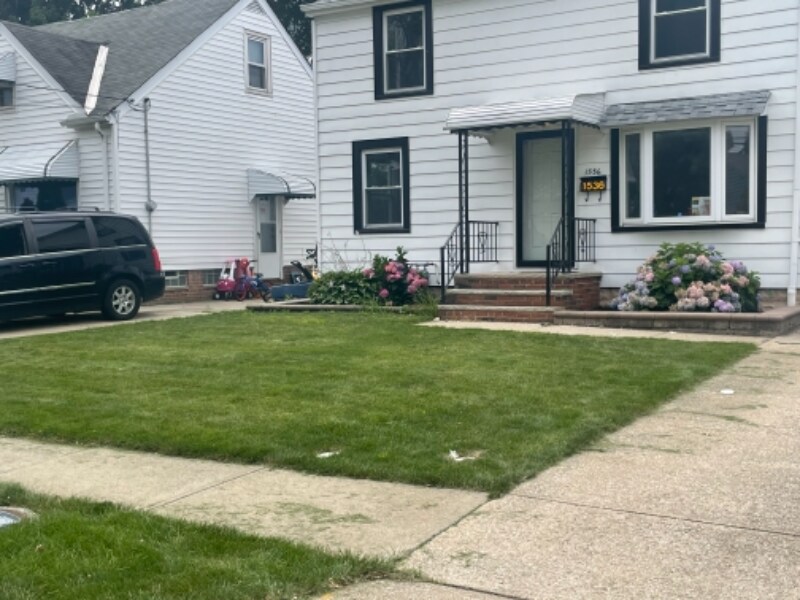 Photo - 1536 Douglas Rd House