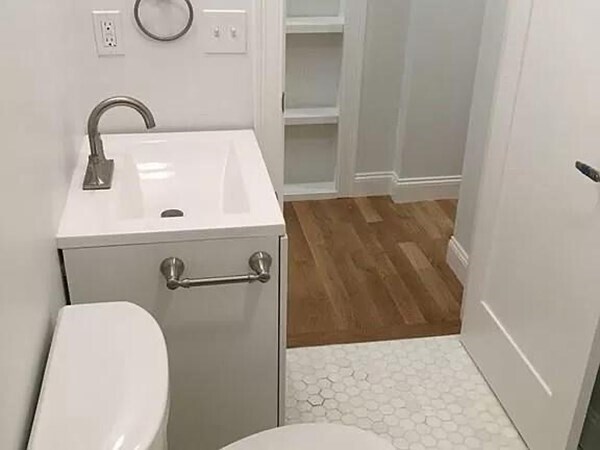 Photo - 397 Beacon St Unidad BF