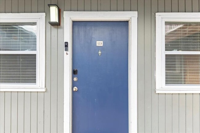 Photo - 2401 Manor Rd Unit 123