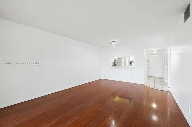 Building Photo - 650 SW 124th Terrace Unit 303P