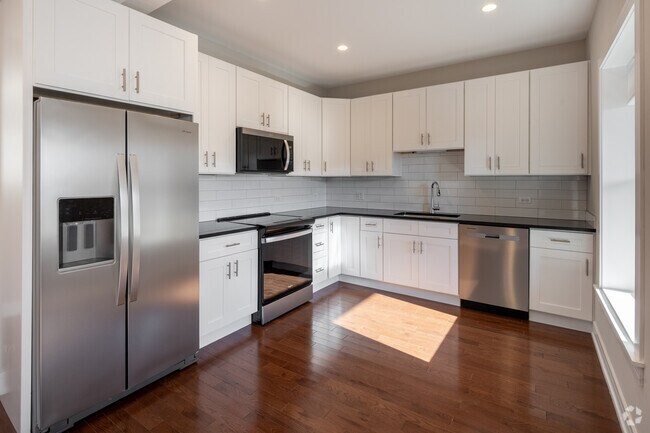 2BR, 2BA - 1,200SF - Kitchen