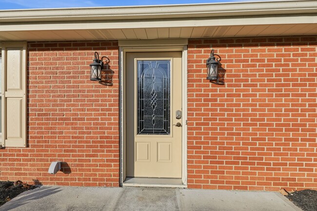 Photo - Large Ranch on Cul-de-sac