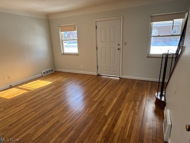 Photo - 455 E 200th St