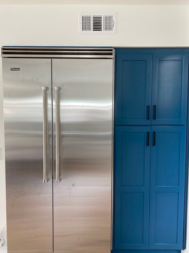 Photo - 2481 Walgrove Ave Unit 2481