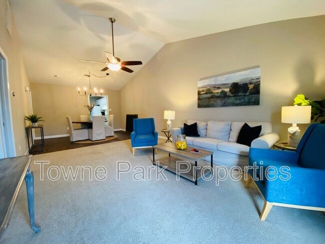 Photo - 326 Greendale Pl