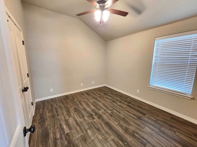 5207 Colina Dr