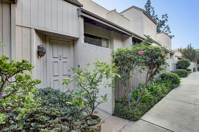 Photo - 15165 Magnolia Blvd Townhome