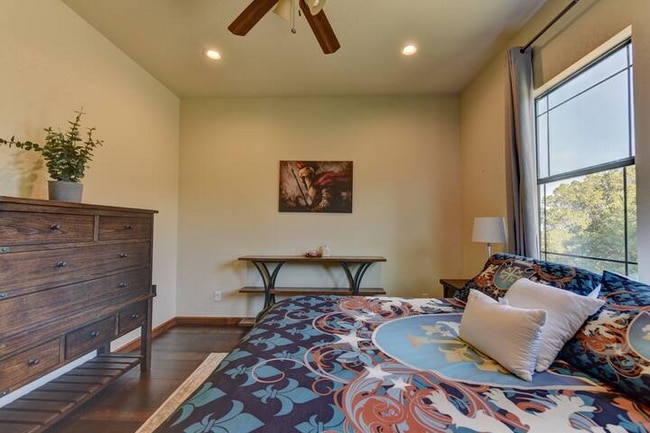 Photo - 143 Skyforest Dr