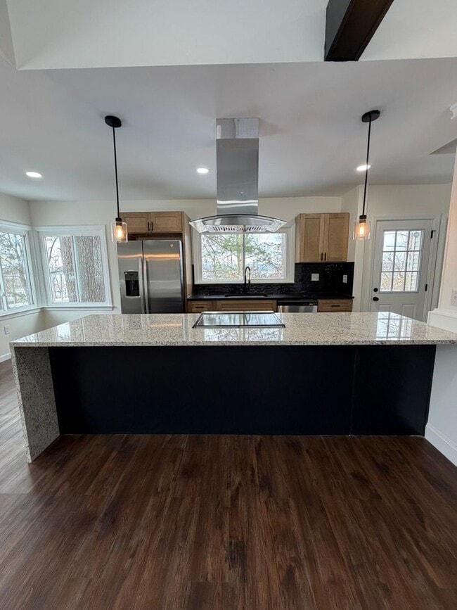 Photo - Beautifully Renovated 3/2 in Huge Lot