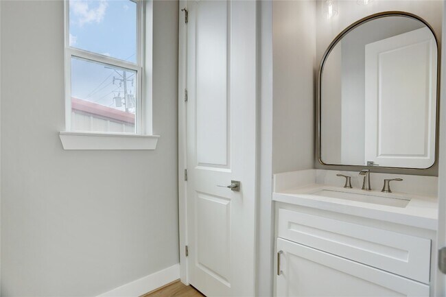 Photo - 1716 Rosewood St Unit C