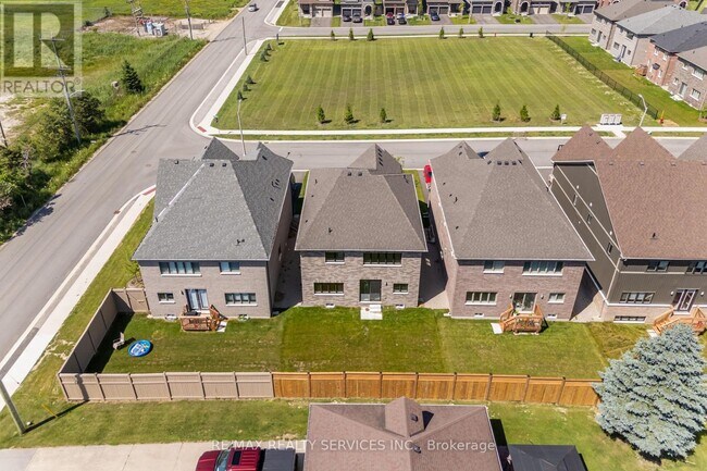 Photo - 269 Dingman St