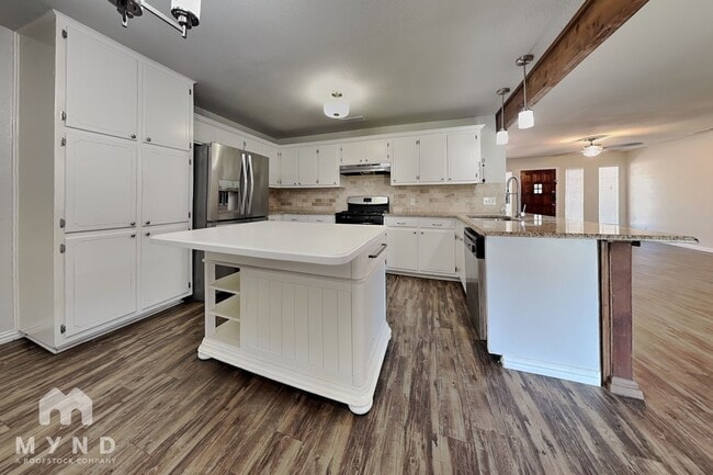 Photo - 612 S Rough Creek Ct