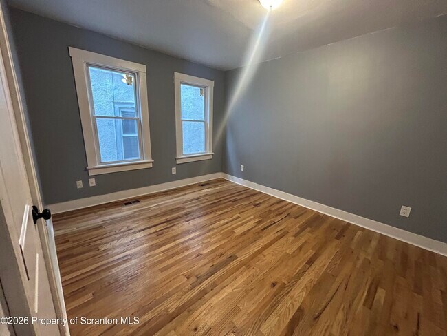 Photo - 634-634 N Irving Ave