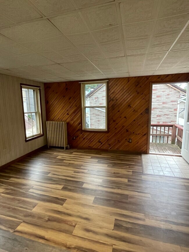 Photo - 420 Moore St Unit 2nd Floor