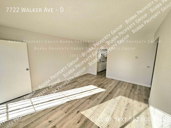 Building Photo - ****STUNNING 2BEDROOM | 1 BATH APARTMENT W... Unit D