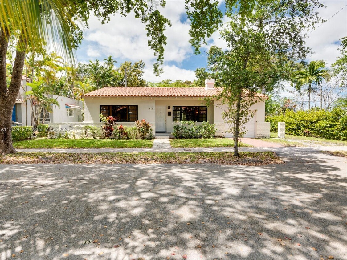 Photo - 816 Lorca St (Miami, FL)