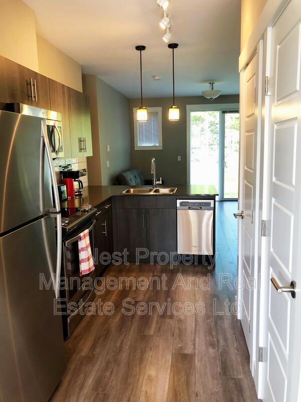 Photo - 110-110 Baxter Ave