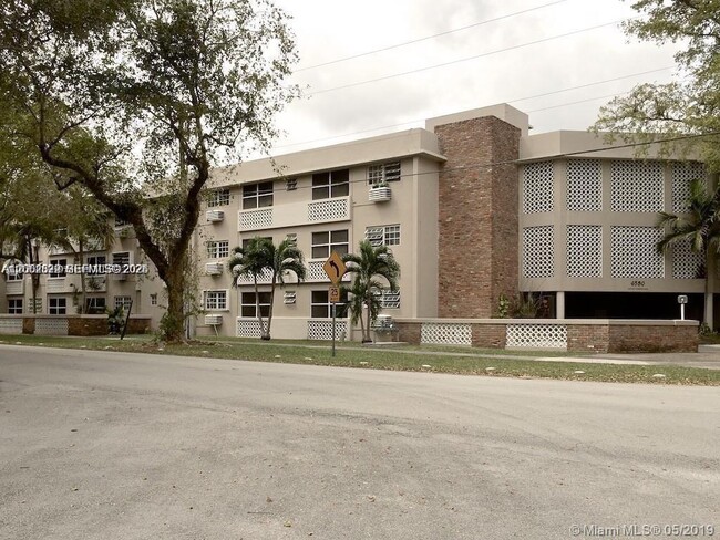 Building Photo - 6580 Santona St Unit A39