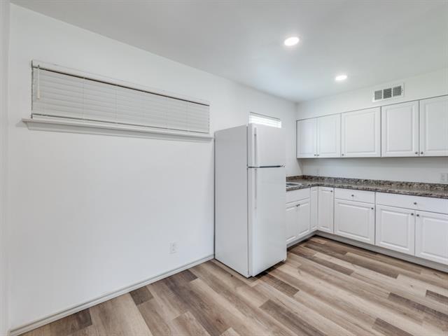 Photo - 2341 Lockhart Ave