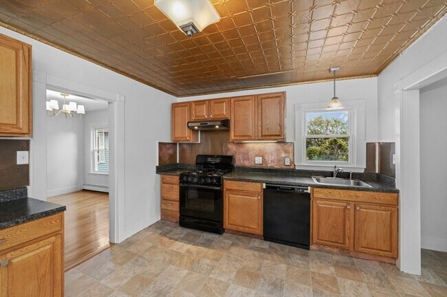 9 Kingman Rd Unit 2