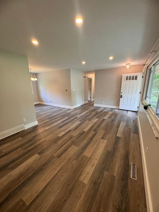 Photo - 4184 Sugarcreek Dr