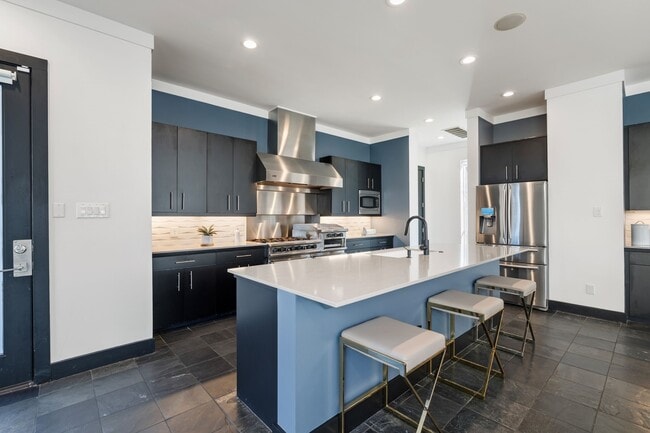 Photo - 162 Vieux Carre Dr