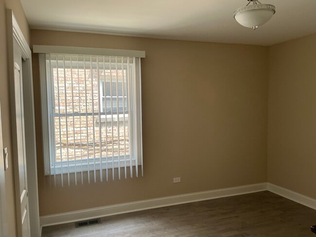 Bedroom 1 - 2553 W Summerdale Ave