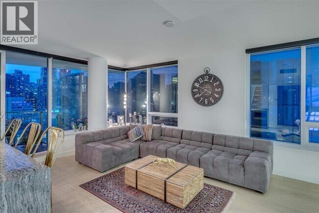 68 Smithe St Unit PH2015