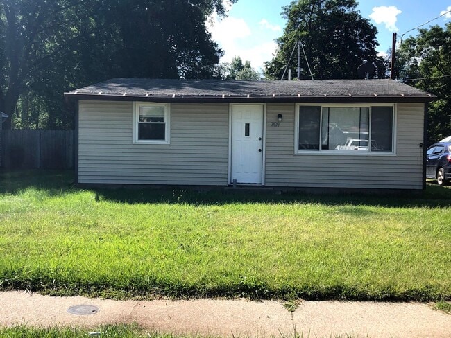 Building Photo - 2409 Greenbelt Dr Rental