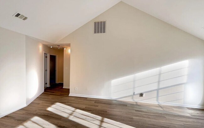 Photo - 1205 Eagle Ridge Dr