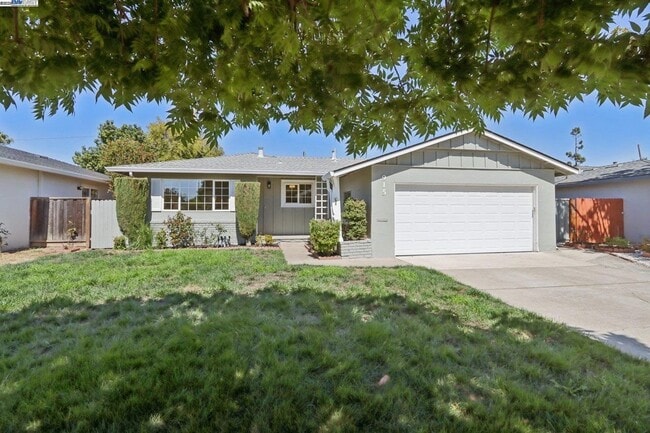 Photo - 915 Bucknam Ave