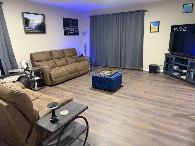 3401 Kentshire Cir