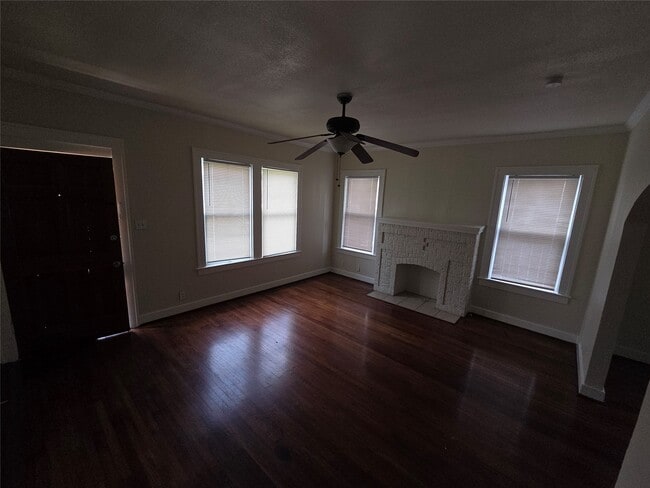 Photo - 2805 Cleburne St
