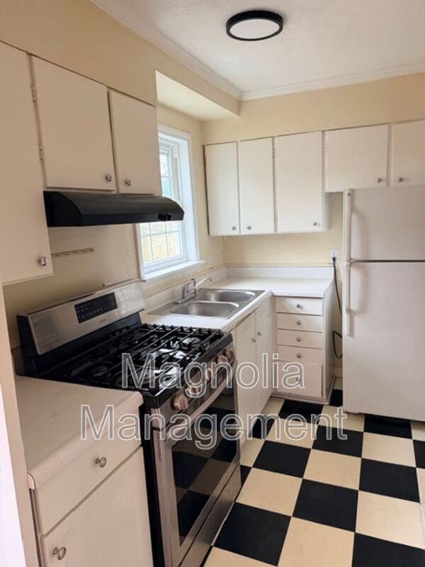 Photo - 226 Oak St Unit Apt B