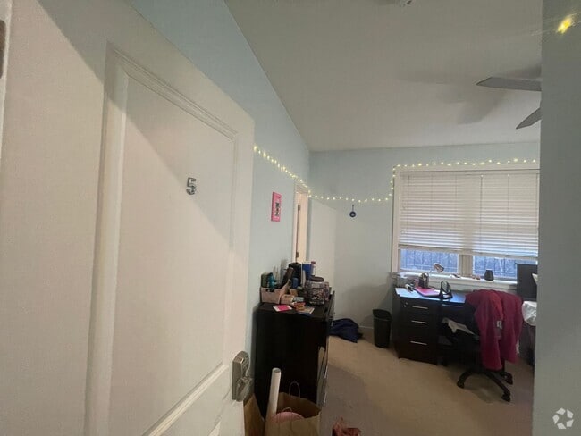 Building Photo - 1527-33 W Seybert St Unit A Rental