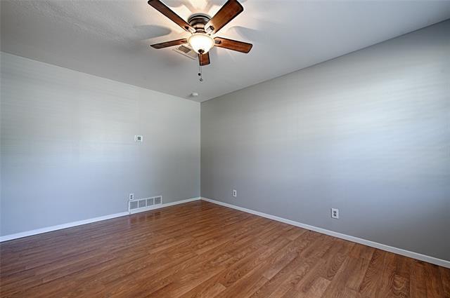 Photo - 2304 Meadow Crest