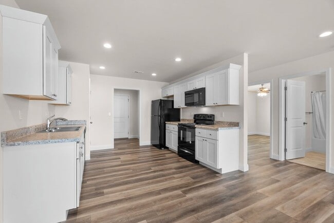 Photo - Highland Point Dr 868/870 Unit 868