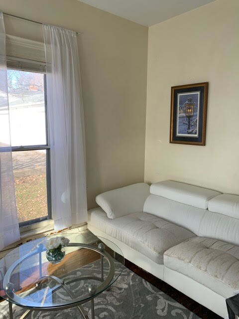 Living room - 1411 Main St Unidad 1411