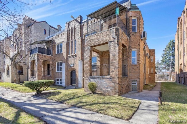 Photo - 17701 Manderson Rd