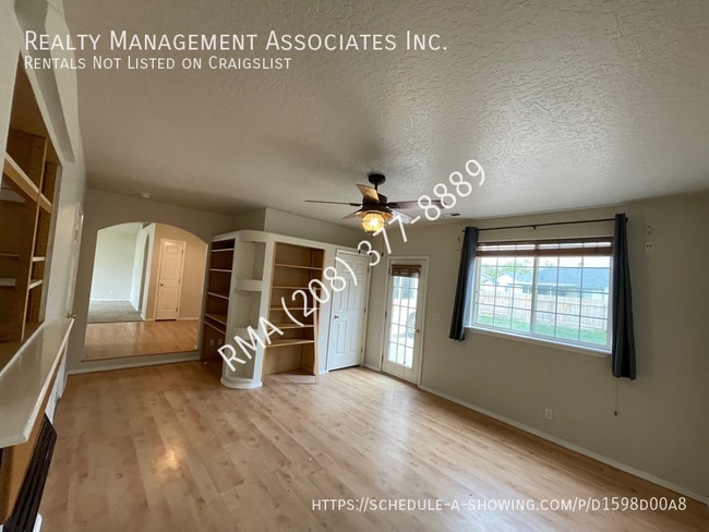 Photo - 623 E Woodbury Dr