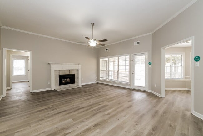 Photo - 6150 Woodstock View Dr