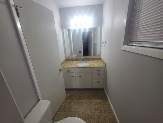 Photo - 1022 W Bel Air Dr